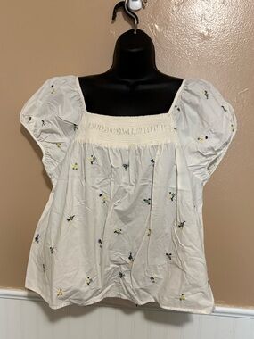 Universal Thread Size Large White Blouse Floral Embroidered Preowned